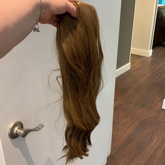 Insert Name Here INH Molly Ponytail in Ash Brown - Picture 5 of 10